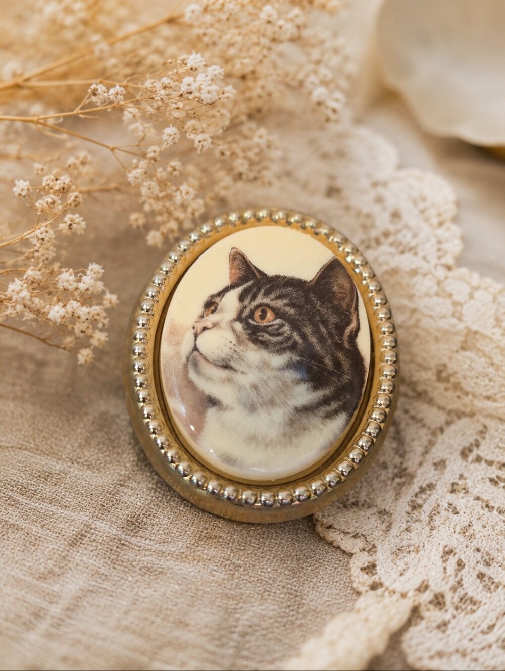 Vintage NONY New York Cat Portrait Button Cover 1980s